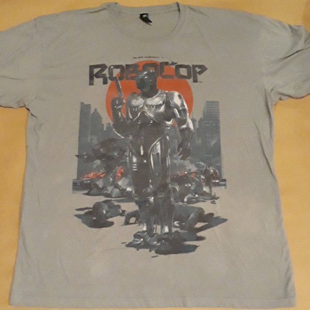 Loot Crate new XL Robocop t shirt